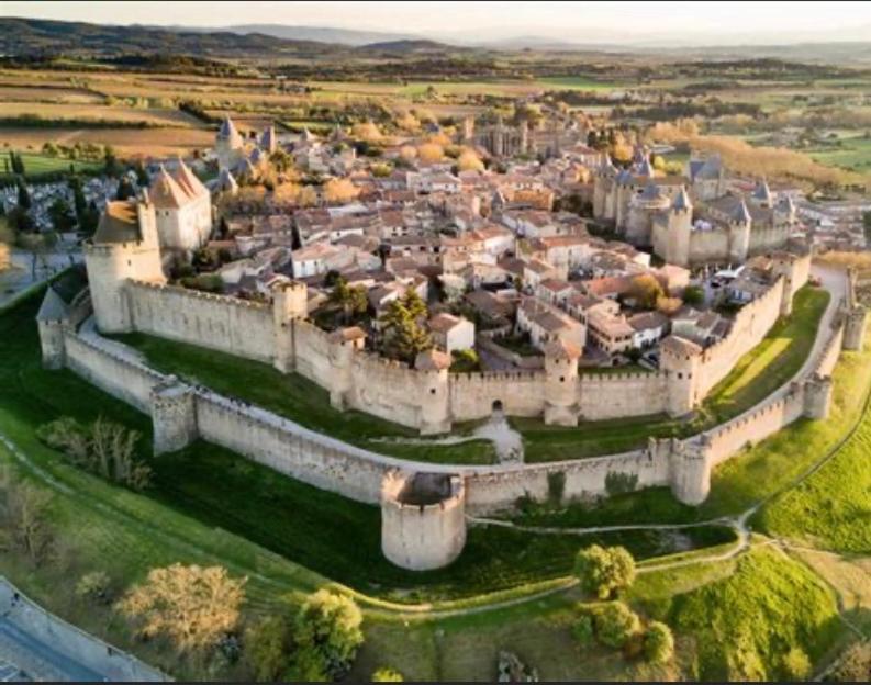 Gite Au Pied De La Cite Medievale - Le 127 Carcassonne Buitenkant foto